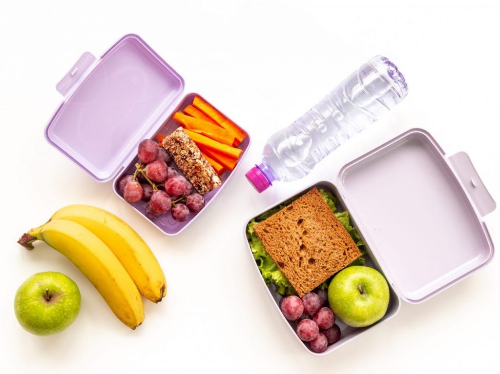 Tips for a healthy lunch box. 